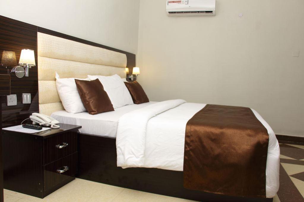 E-Suite Hotel Abuja Exterior photo